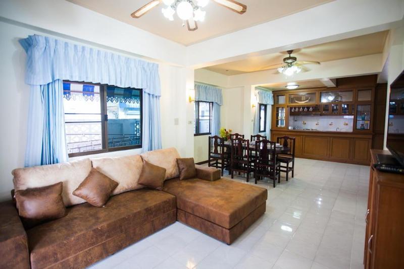 Royal Prince Residence Patong Exterior photo