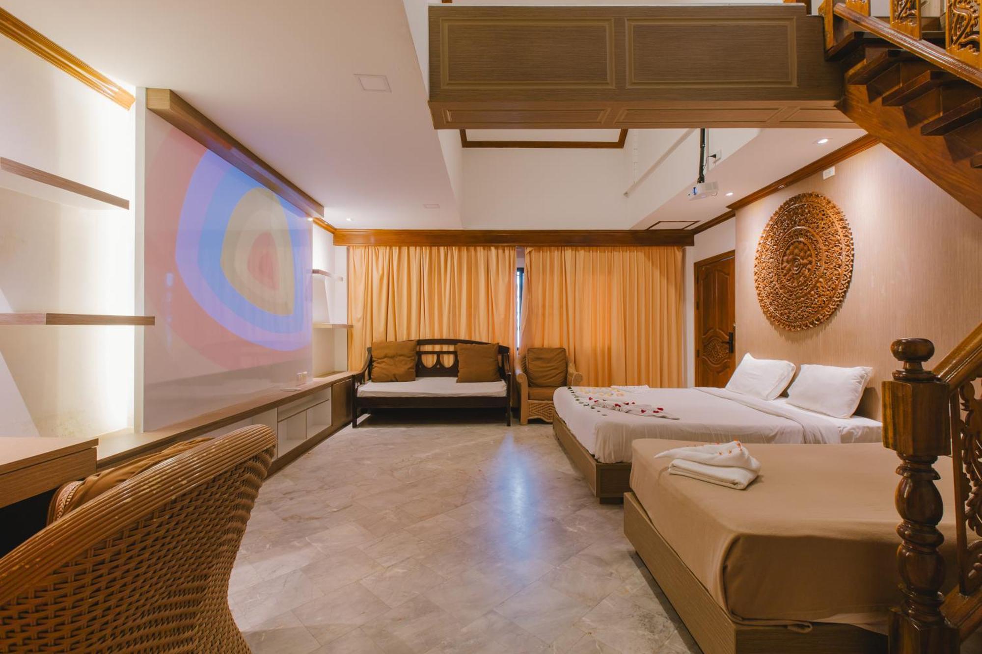 Royal Prince Residence Patong Room photo