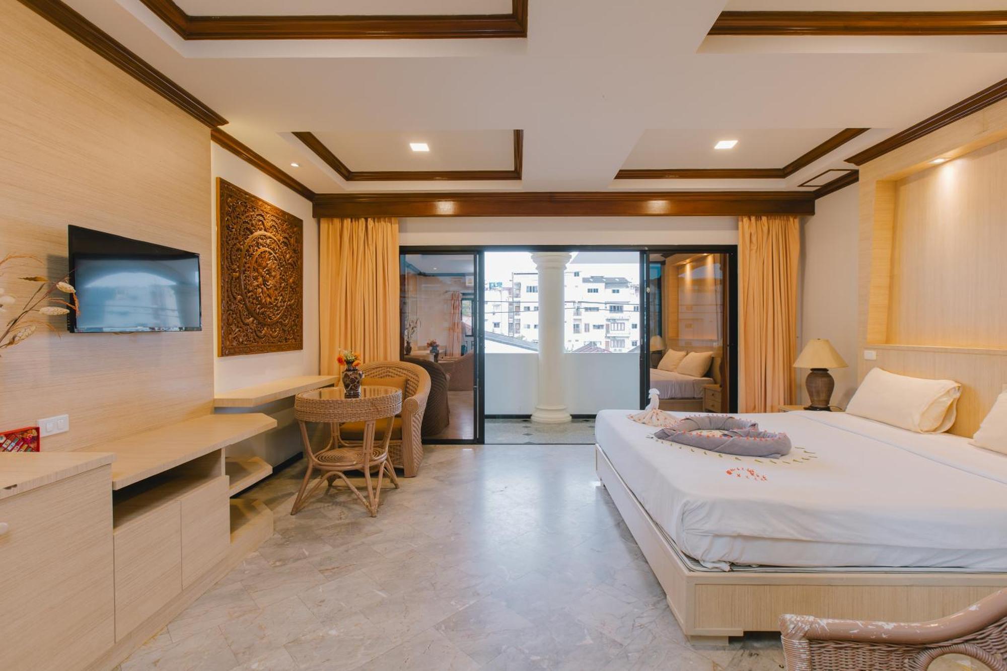 Royal Prince Residence Patong Exterior photo